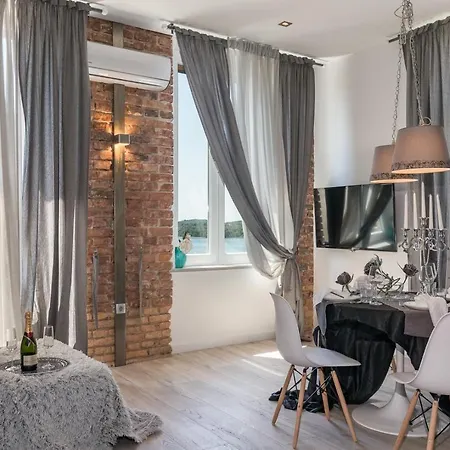 Penzion Luxury In The Centre**** Pula