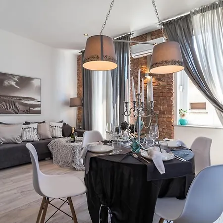 Luxury In The Centre**** 4* Пула