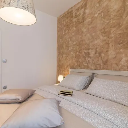 Luxury In The Centre**** Пула