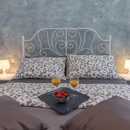 Luxury In The Centre**** Гостевой дом Пула